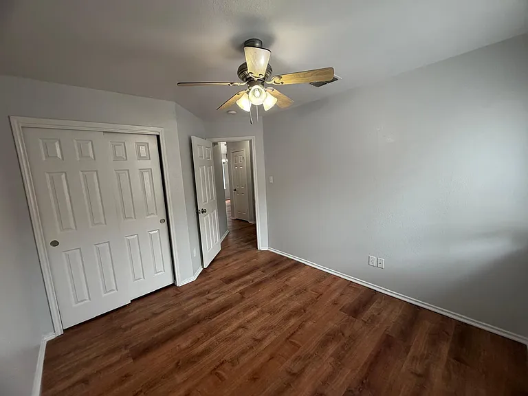 7615 Equinox Hl — Photo 12