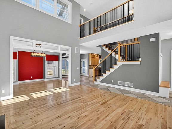 5th image of 2116 E 60th St