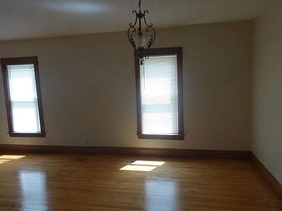 4th image of 2915 Russell Ave N