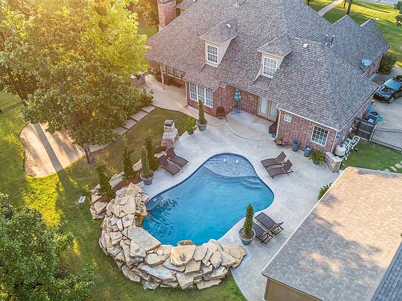 2nd image of 18780 Timberlake Dr