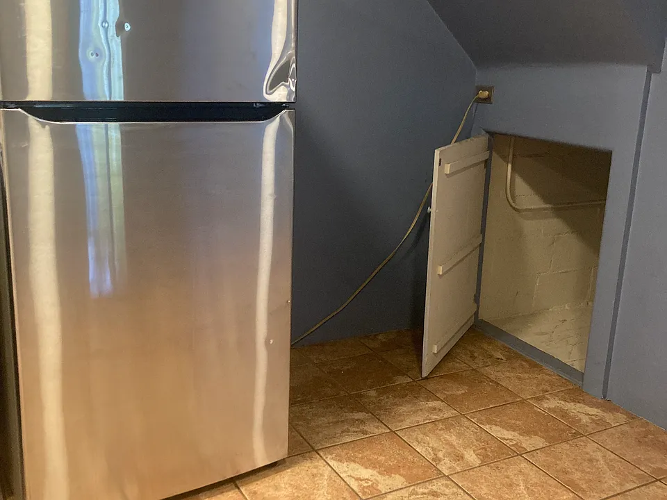 49 W Maple Ave #3
