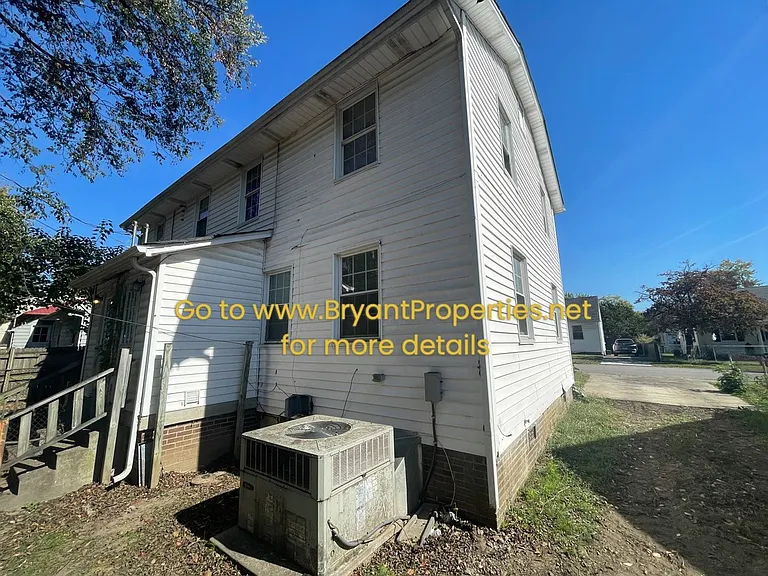 912 Bryan St — Photo 17
