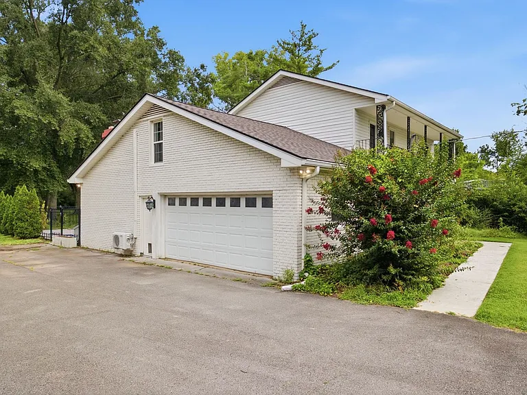 1303 General Macarthur Dr — Photo 35