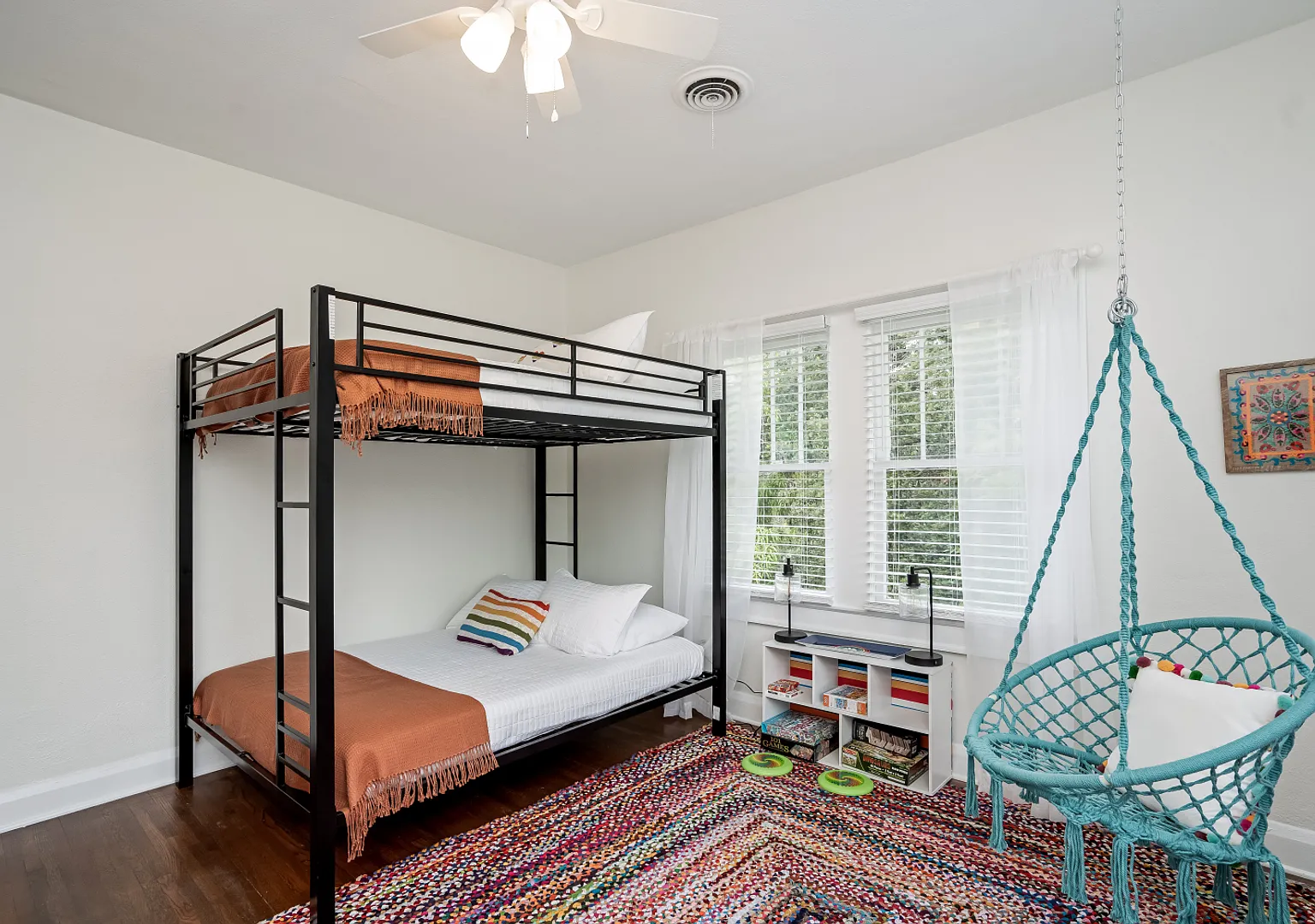 2 Bedroom 2 Bathroom — Photo 4