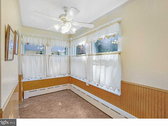 5th image of 26 E Greenwood Ave