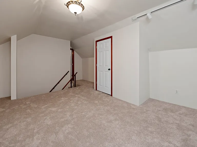 1096 Scruggs Cir — Photo 21