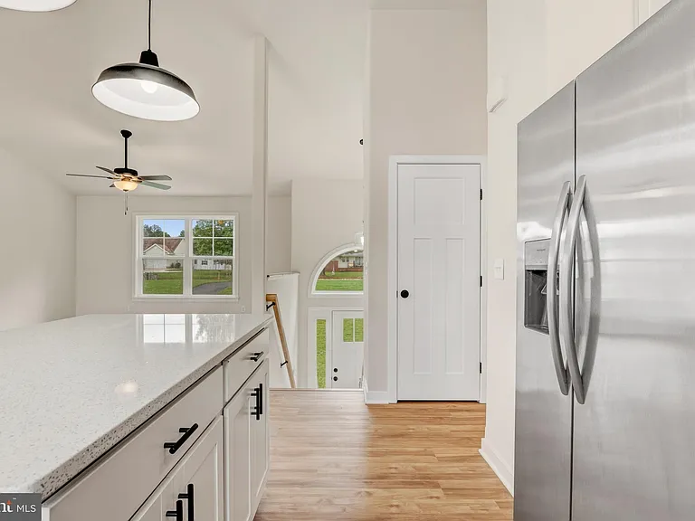 17 Carol St — Photo 13