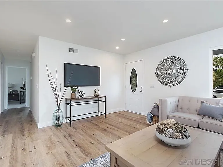 1512 Clavelita Pl — Photo 5