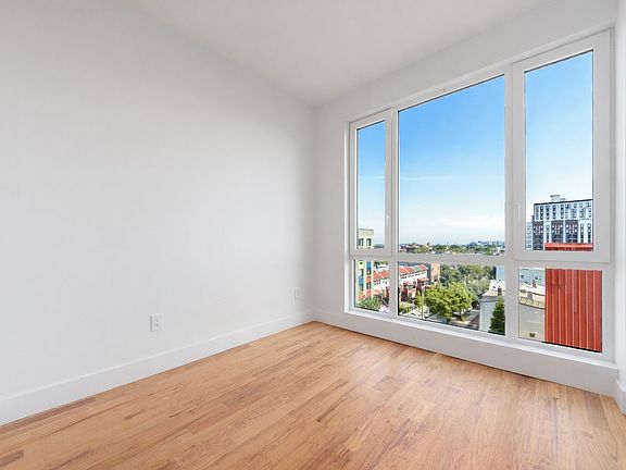 5th image of 2715 Fulton St #303