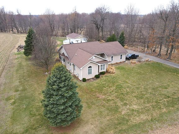 2nd image of 448 N Batavia Rd