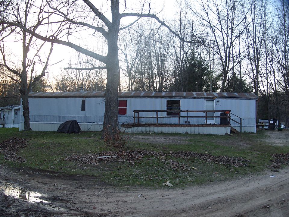 1st image of 2911 N 1st St
