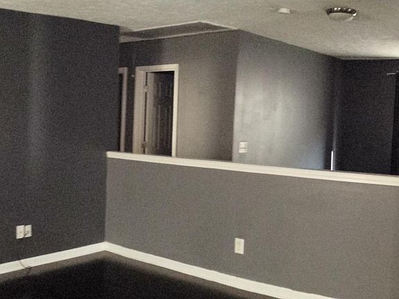 5th image of 2821 Creekbend Dr