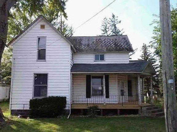 3rd image of 107 W Pearl St
