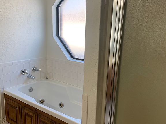 5th image of 129225 Cloverleaf Ln