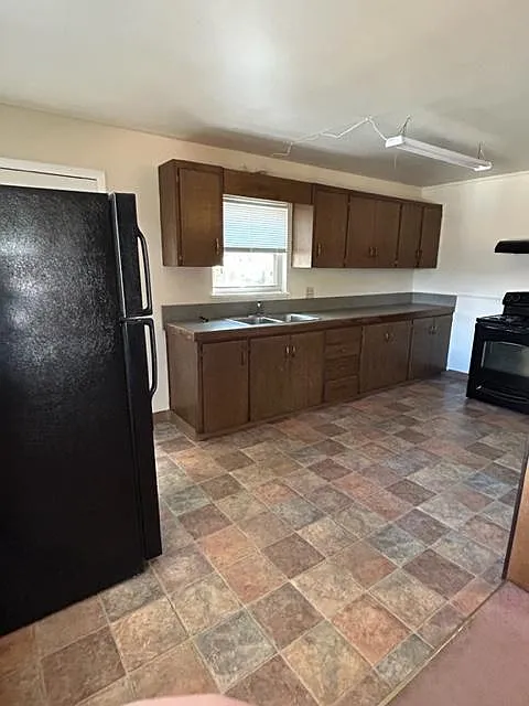 2 bed, 1.5 bath, 1440 sqft, $1,300 — Photo 2