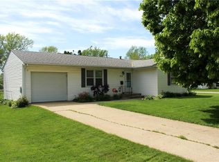 1531 Hobart St, Grinnell, IA 50112