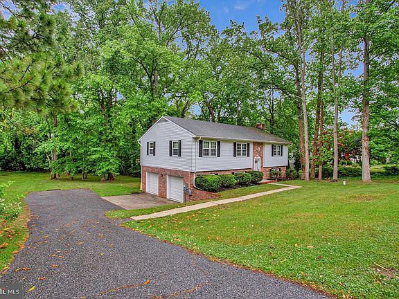 3rd image of 607 Ridge Dr