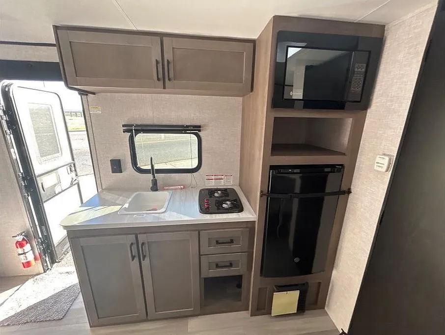 4440 N Prospect Ave — Photo 3