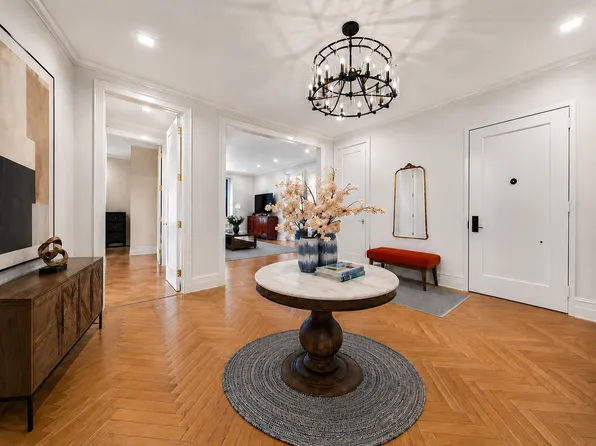 905 West End Avenue image 1 of 13