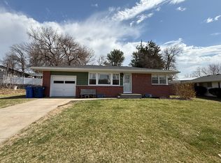 1831 Sunny Hill Rd, Lincoln, NE 68502