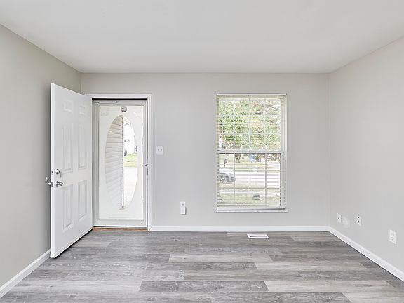 4th image of 12041 Victorian Village Ct