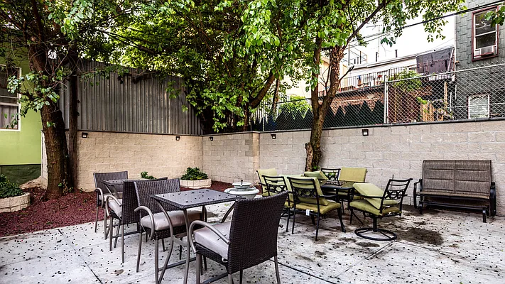 Rented by Nooklyn NYC LLC | media 23