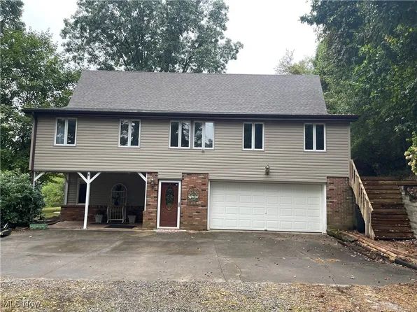 6518 Stonecreek Rd, Newcomerstown, OH 43832