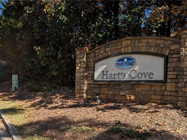 712 Harts Cove Way, Seneca, SC 29678