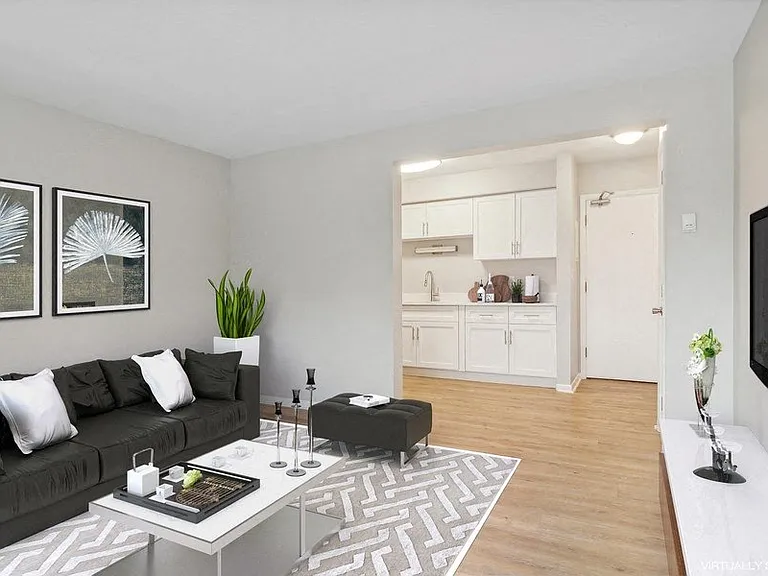 Cove at Linden Hills — Photo 4
