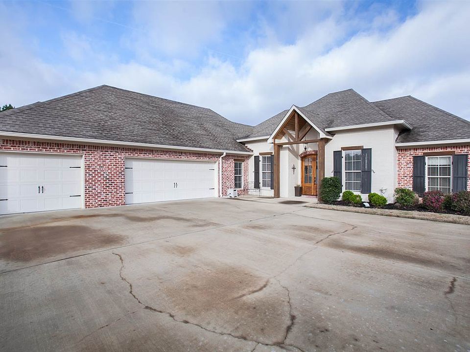 1st image of 102 Mullherrin Dr