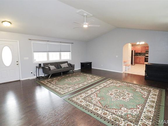 4th image of 21141 Larson Rd