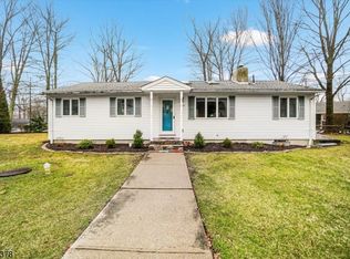 209 Manaticut Rd, Highland Lakes, NJ 07422