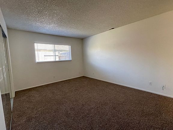 4th image of 918 N North Pl