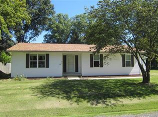 410 S Dieckmann St, Vandalia, IL 62471
