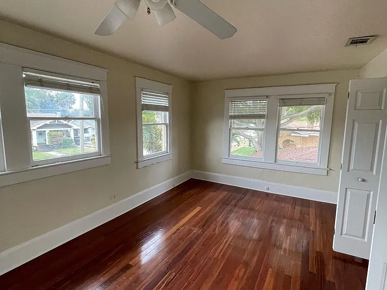 1914 W Carmen St — Photo 15