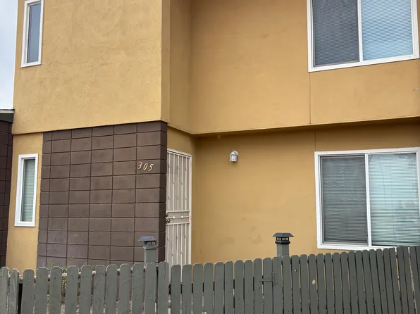 305 E Van Wagenen St, Henderson, NV 89015