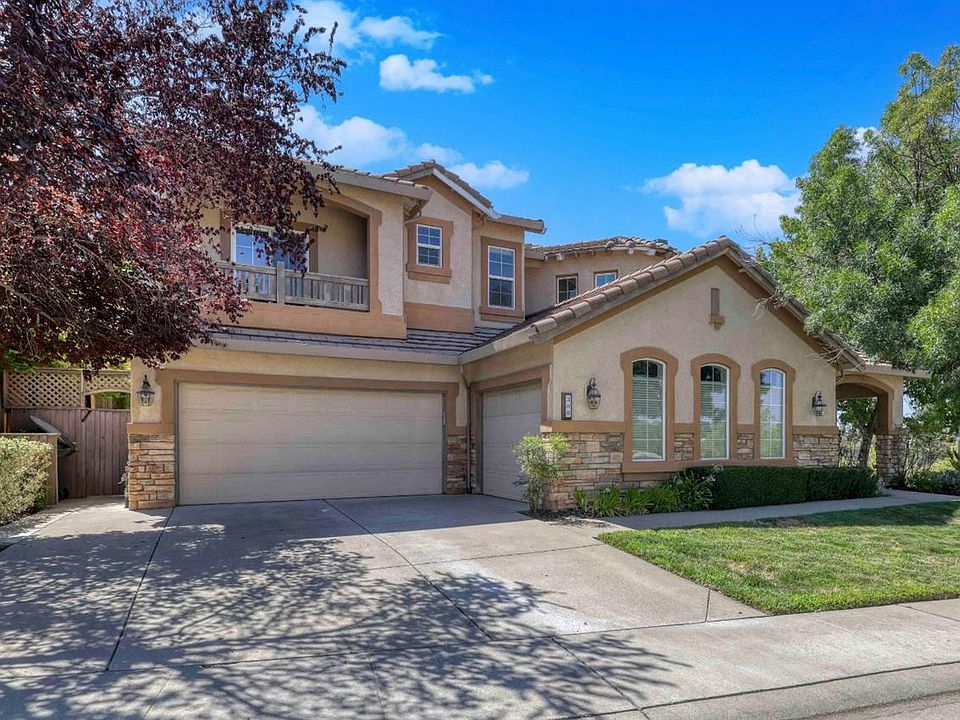 1st image of 300 Toscano Ct