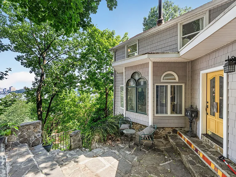 8 Old Wood Rd — Photo 18
