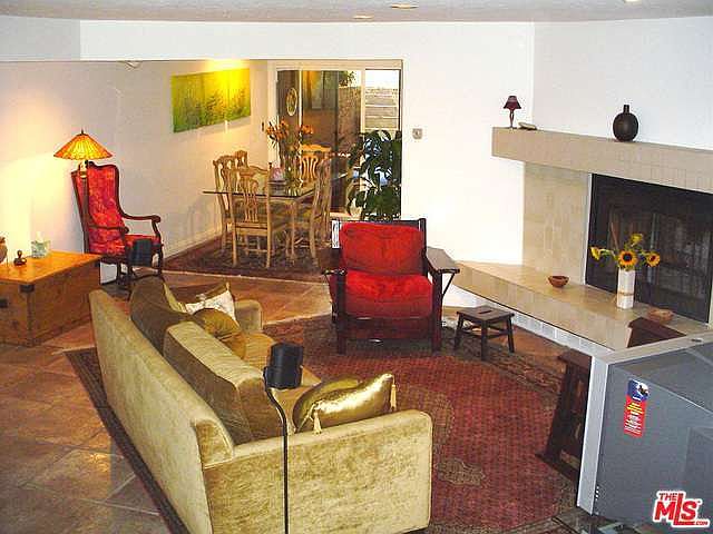 2nd image of 1015 17th St APT 5