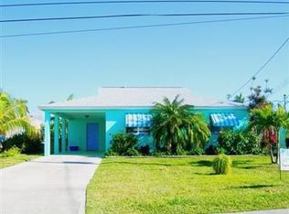 2627 Bridgeview St, Matlacha, FL 33993