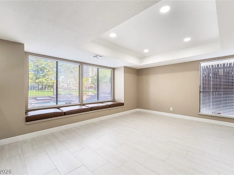 968 Pinehurst Dr — Photo 22