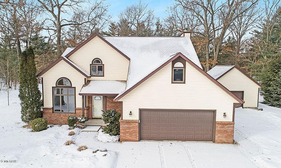 1st image of 2467 W Riverwood Dr