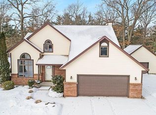 2467 W Riverwood Dr, Twin Lake, MI 49457