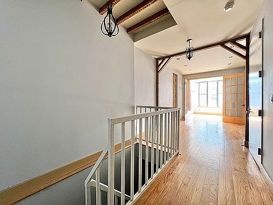 2nd image of 131 Menahan St APT 1R