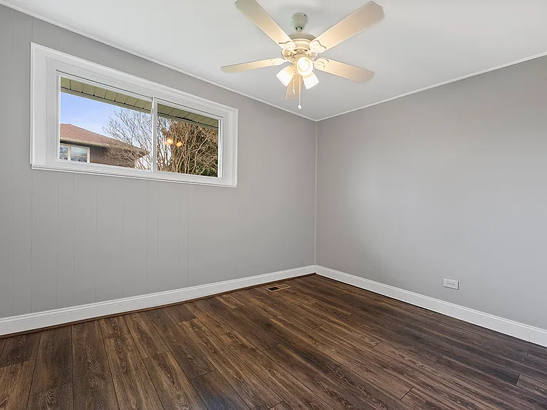 135 N Purdue Ave — Photo 14
