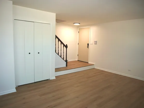 1486 W Jefferson Ave Unit C, Naperville, IL 60540