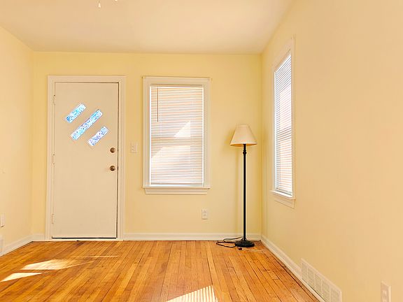 5th image of 36122 Booth Ave