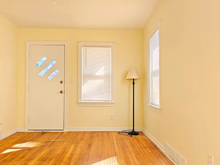 36122 Booth Ave — Photo 5