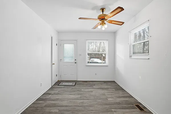 4 bed, 1296 sqft, $1,550 — Photo 3