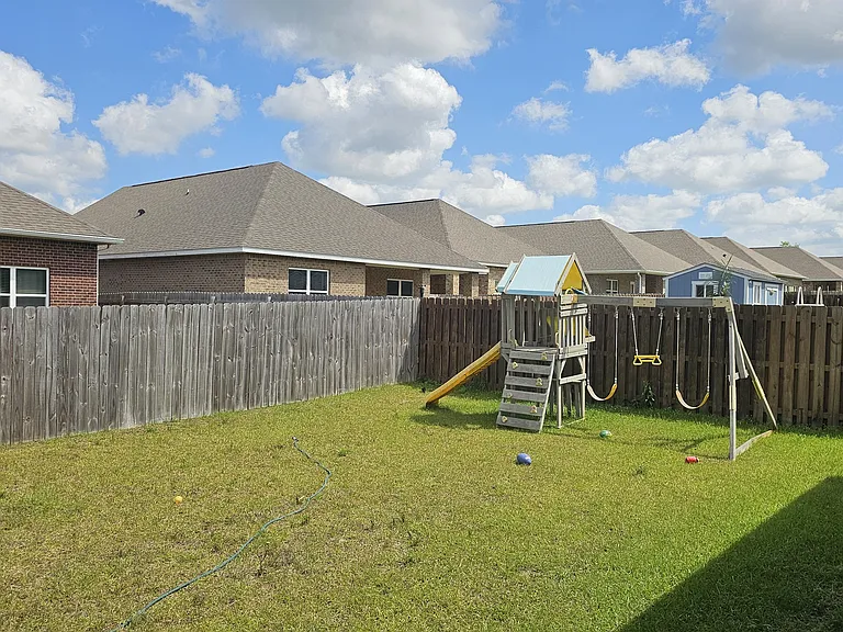 7811 Burnside Loop — Photo 13
